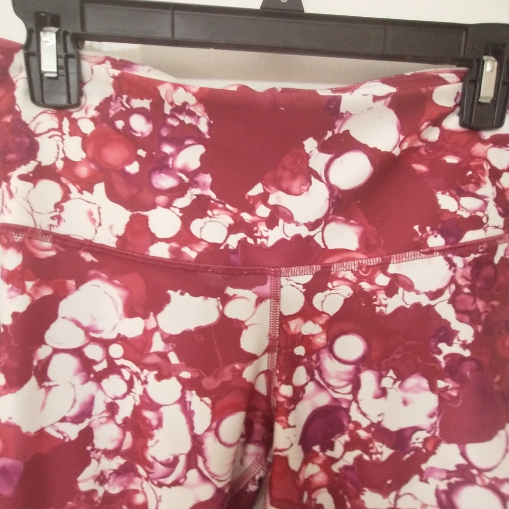 Under Armour Cranberry  and White Whimsical Patterned Leggings with Mesh Inserts - Picture 4 of 11